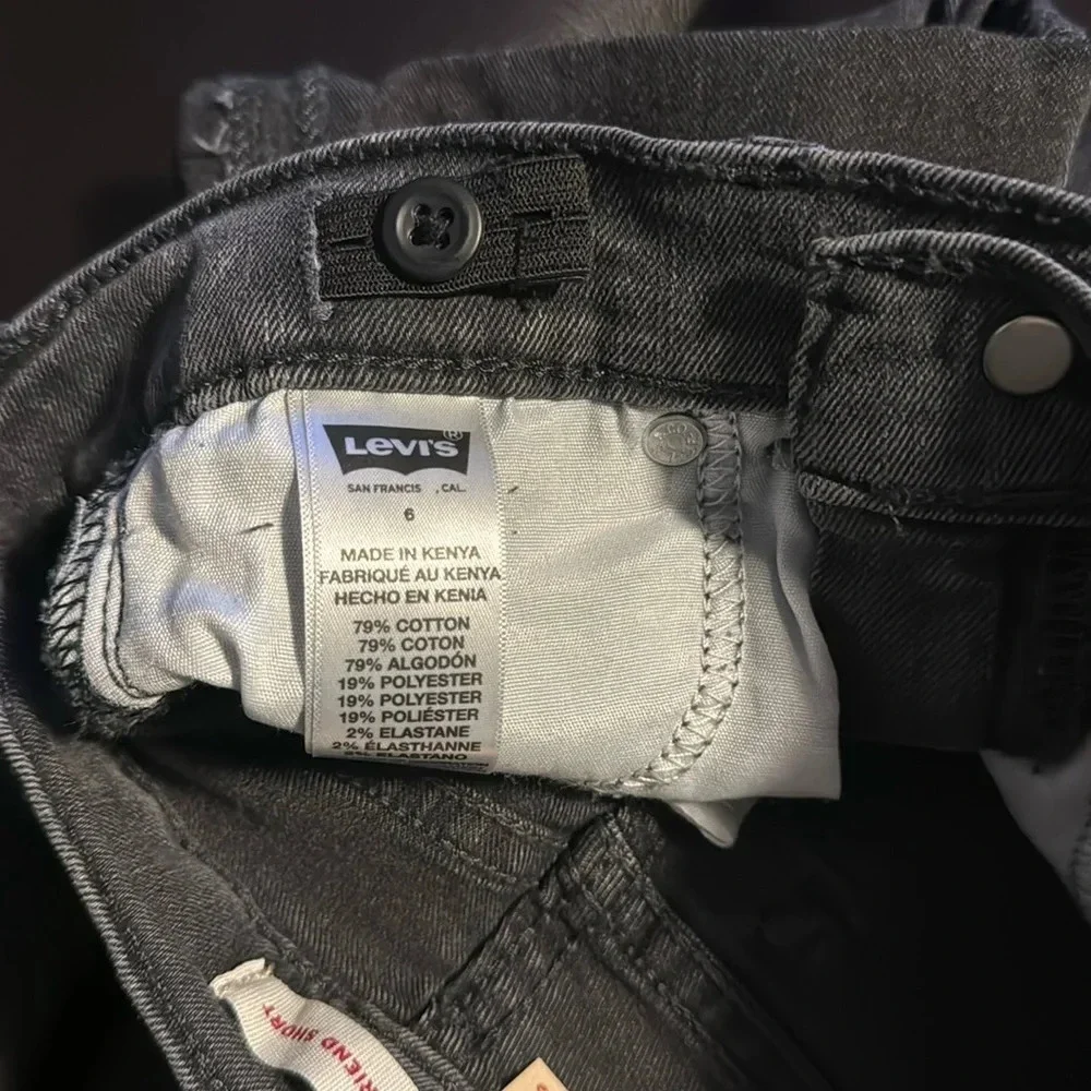 Levis black& gray